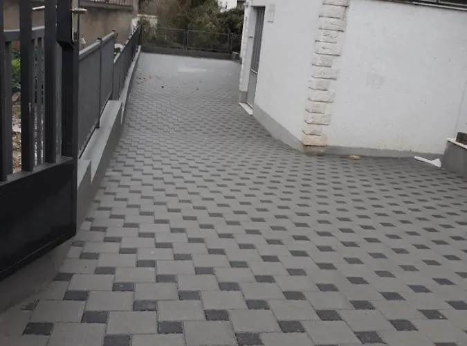 New Dany With Parking For Two Апартаменты